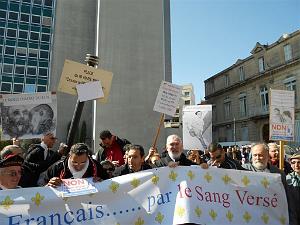 2012 03 10 NIMES MANIF CONTRE COLLOQUE DU FLN (117) PAR HC